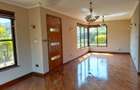 4 Bed Townhouse with Swimming Pool in Ridgeways - 11