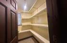 5 Bed Townhouse with En Suite in Lavington - 6