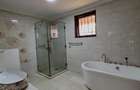 5 Bed Townhouse with En Suite in Lavington - 8