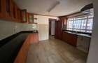 5 Bed Townhouse with En Suite in Nyari - 10