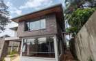 5 Bed Townhouse with En Suite at Lavington - 17