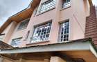 5 Bed Townhouse with En Suite in Lavington - 1