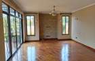 4 Bed House with En Suite in Ridgeways - 8