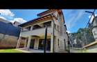 5 Bed Townhouse with En Suite in Lavington - 12