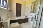 5 Bed House with En Suite at Lavington Green - 10