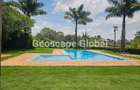 4 Bed House with En Suite in Garden Estate - 1
