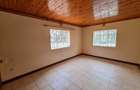 7 Bed House with En Suite at Hill Crest - 6