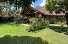 4 Bed House with En Suite at Lavington - 2