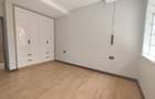 5 Bed House with En Suite in Runda - 14