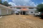 5 Bed House with En Suite in Runda - 1