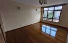 5 Bed Townhouse with En Suite at Lavington Green - 16