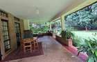5 Bed House with En Suite at Rosslyn Park 01 - 7