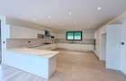 5 Bed Villa with En Suite in Lavington - 4