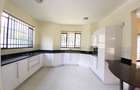 5 Bed Townhouse with En Suite at Lavington - 8