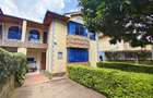 4 Bed House with En Suite in Lavington - 1