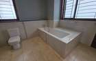 4 Bed House with En Suite in Runda - 11