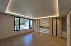 7 Bed Townhouse with En Suite at Covent Dr - 13