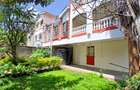5 Bed Townhouse with En Suite at Lavington - 4