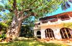 3 Bed Villa with En Suite in Diani - 1