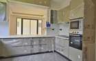 6 Bed Townhouse with En Suite in Lavington - 5