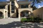 5 Bed Townhouse with En Suite in Lavington - 3