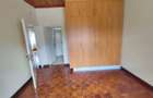 4 Bed House with En Suite at Near Galleria - 18