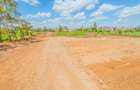Land in Kasarani - 3