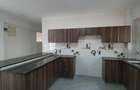 4 Bed Apartment with En Suite in Parklands - 6
