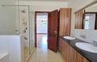 4 Bed House with En Suite in Kitisuru - 12