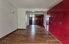 5 Bed House with En Suite in Lavington - 11