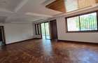 6 Bed House with En Suite at Lavington Green - 17
