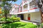 5 Bed Townhouse with En Suite at Lavington - 5