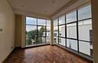 5 Bed Townhouse with En Suite in Lavington - 9