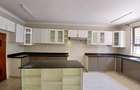5 Bed Townhouse with En Suite at Lavington - 6