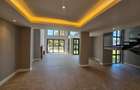 5 Bed Villa with En Suite in Runda - 4