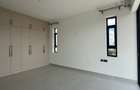 3 Bed Apartment with En Suite in Brookside - 10