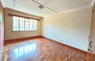 3 Bed Apartment in Riverside - 4