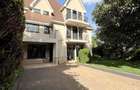 5 Bed Townhouse with En Suite in Lavington - 1