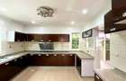 4 Bed Townhouse with En Suite at Riverside Drive - 5