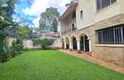 5 Bed Townhouse with En Suite at Lavington Green - 8