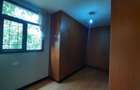 4 Bed Apartment with En Suite in Riverside - 17