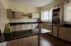 5 Bed Townhouse with En Suite in Spring Valley - 3