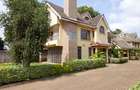 5 Bed Townhouse with En Suite at Lavington Road - 1
