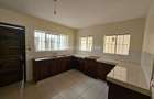 4 Bed Townhouse with En Suite in Spring Valley - 11