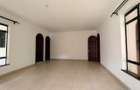 5 Bed Townhouse with En Suite in Westlands Area - 17