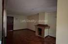 5 Bed Townhouse with En Suite in Lavington - 4