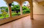 3 Bed Apartment with En Suite at Greenwood Drive - 5
