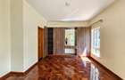 5 Bed House with En Suite in Lavington - 16