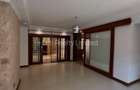 5 Bed Townhouse with En Suite in Lavington - 4