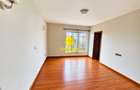 3 Bed Apartment with En Suite in Riverside - 3
